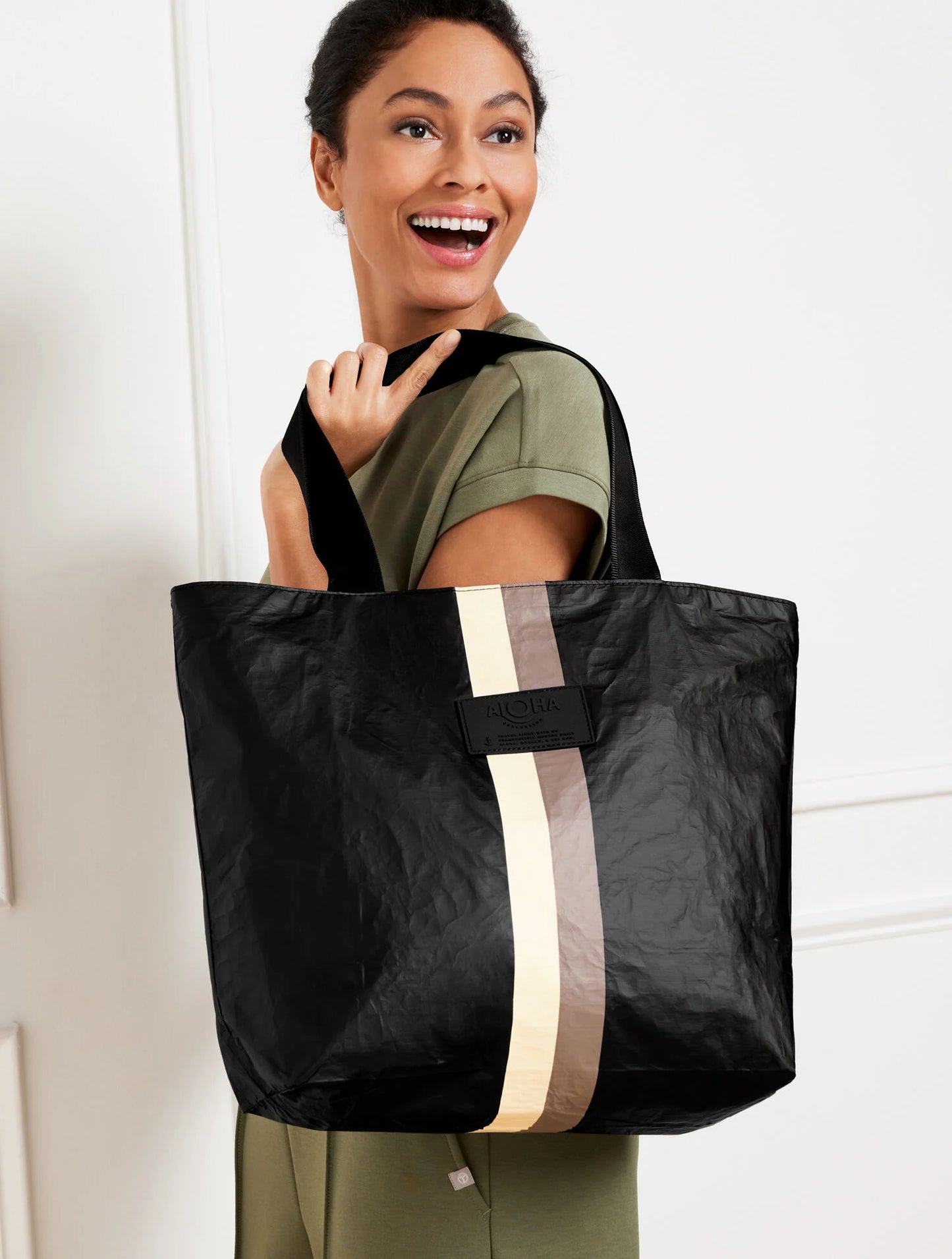 Aloha Collection Le Voyageur Day Tripper Tote