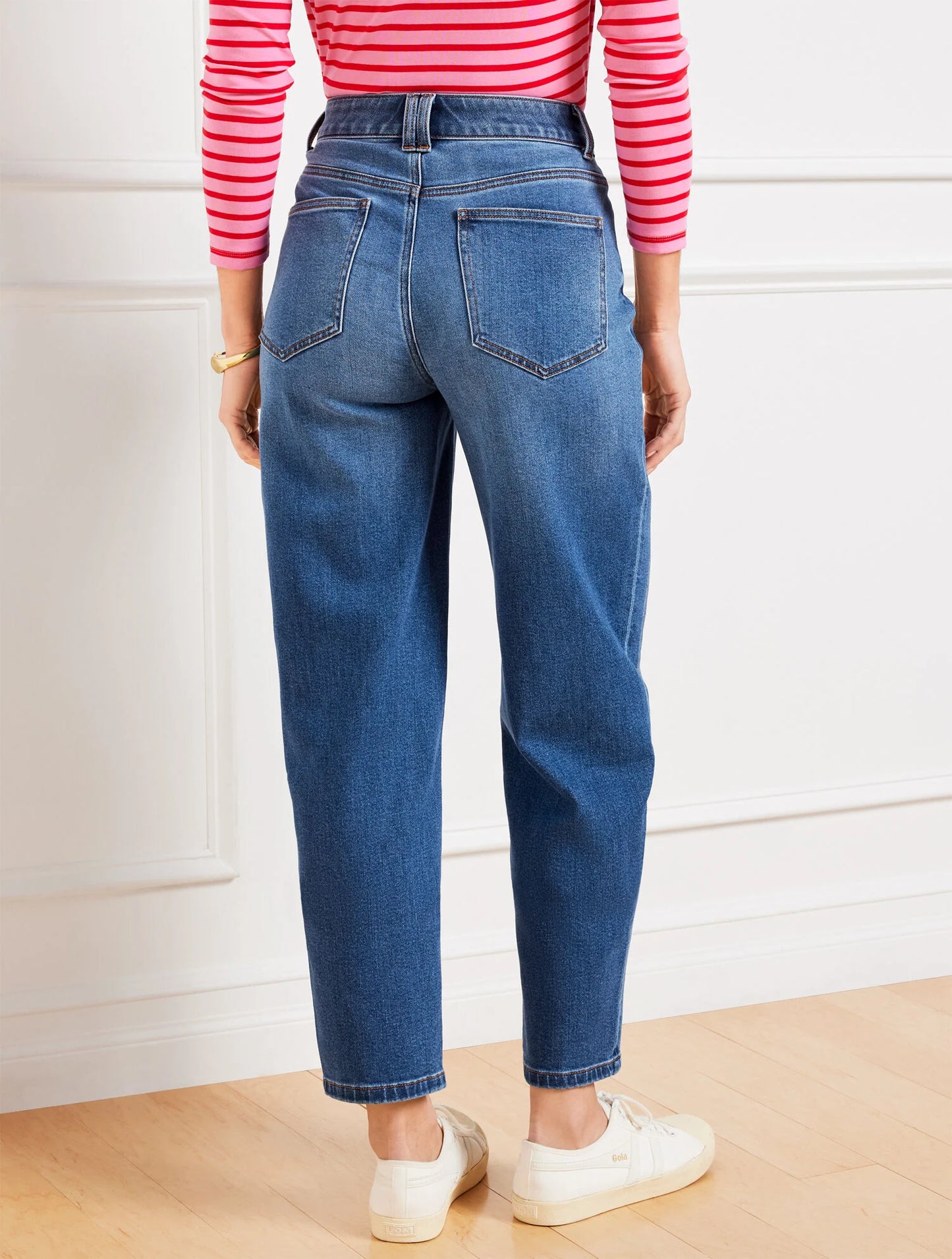 Relaxed Tapered Barrel Leg Jeans - Quinn Wash