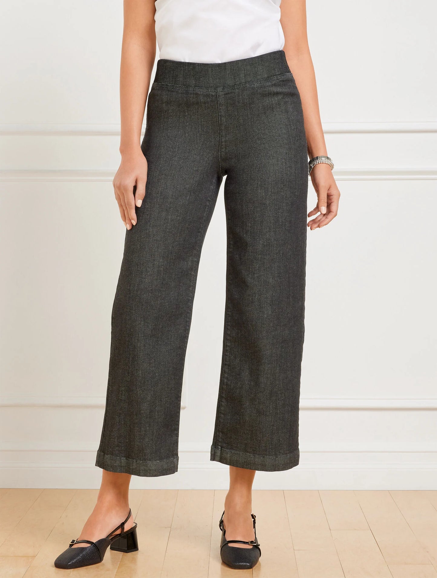 Wide Crop Pull-On Travel Jeans - Crescent Wash