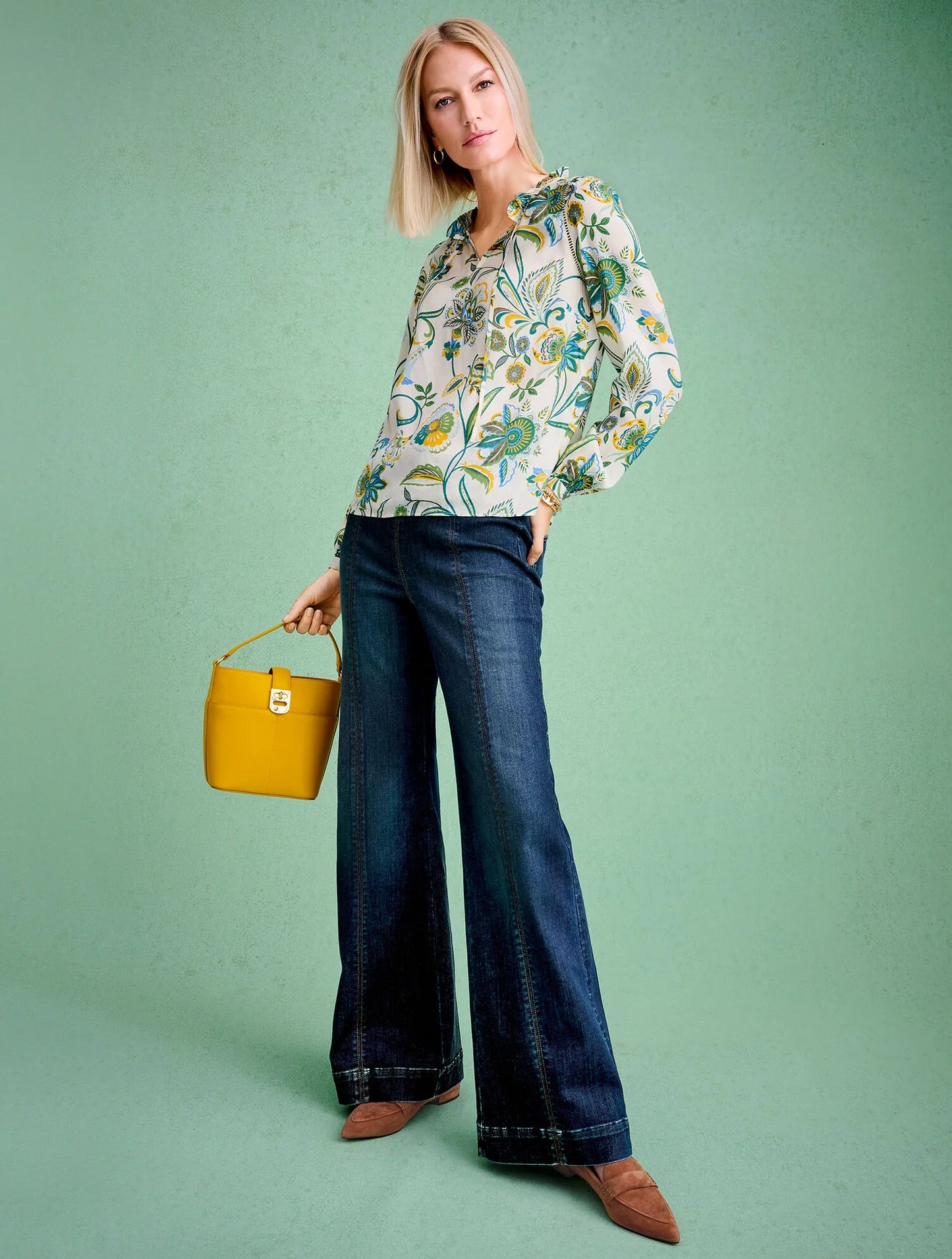 Flare Leg Pull-On Travel Jeans - Beekman Wash