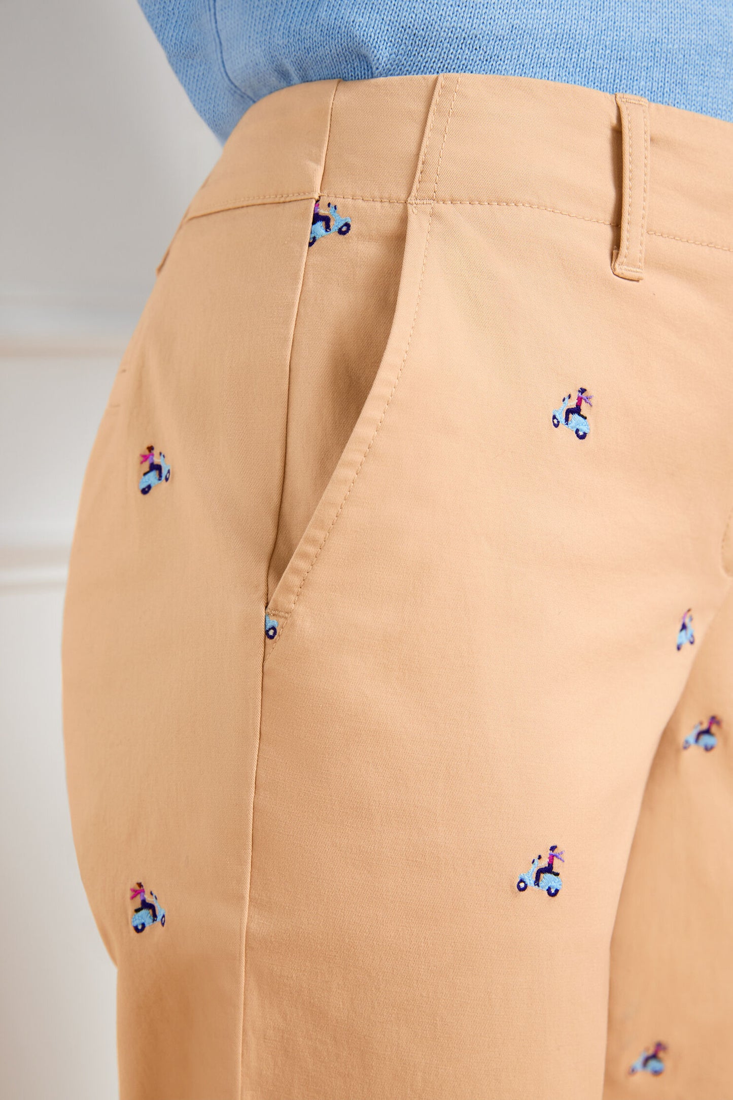 Relaxed Chino - Vespa Ride