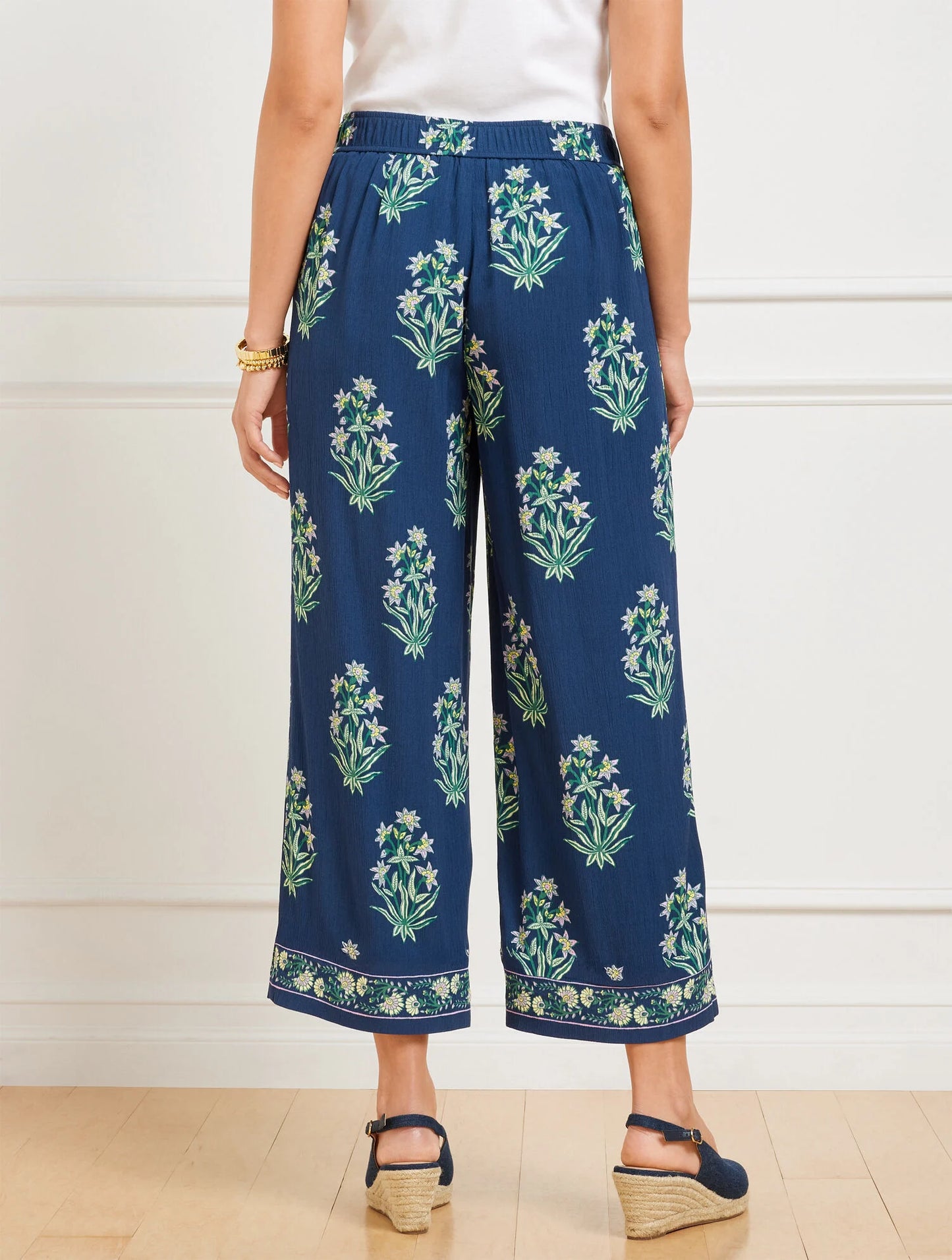 Wide Crop Pull-On Pants - Leafy Floral