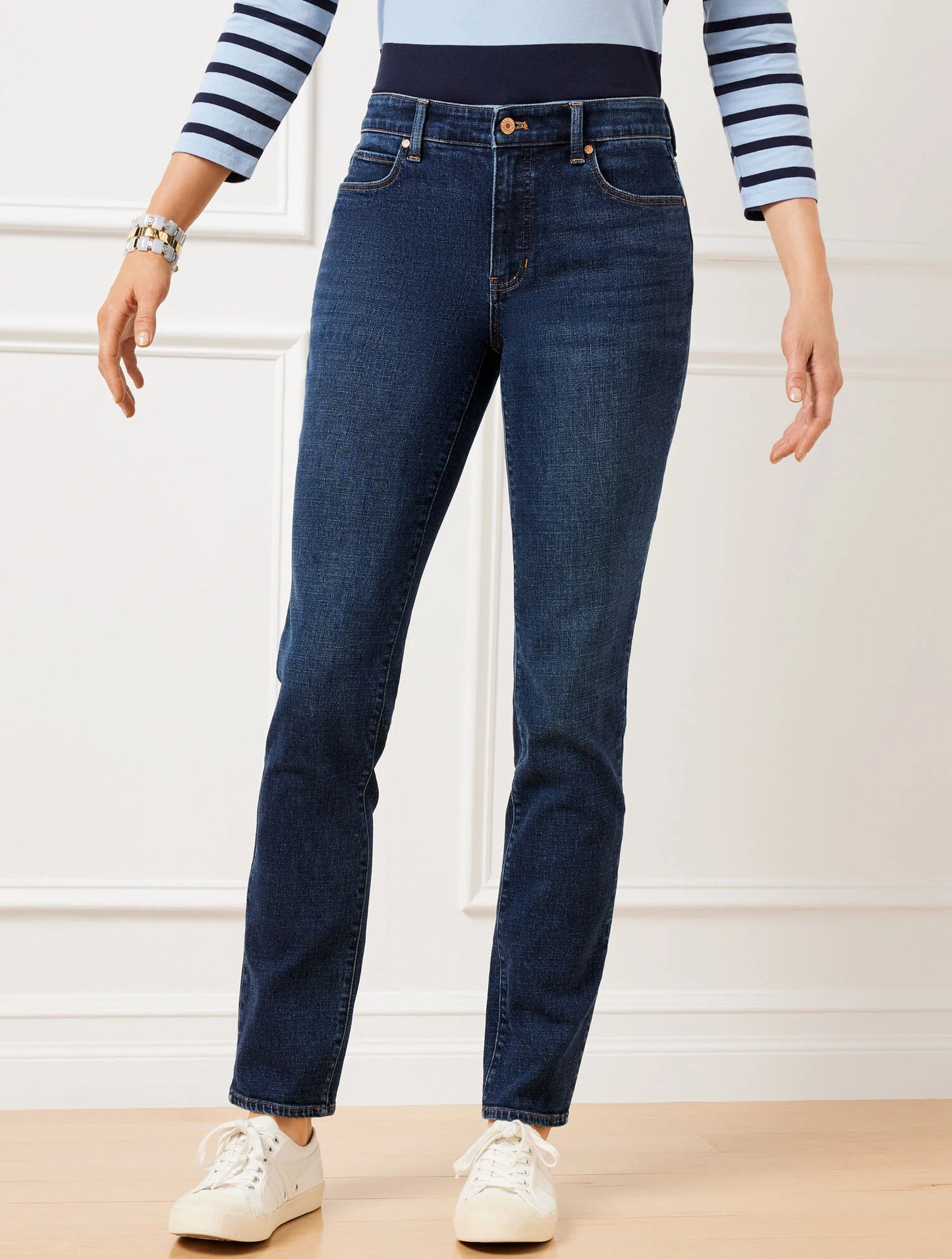 Straight Leg Jeans - Adelaide Wash - Curvy Fit