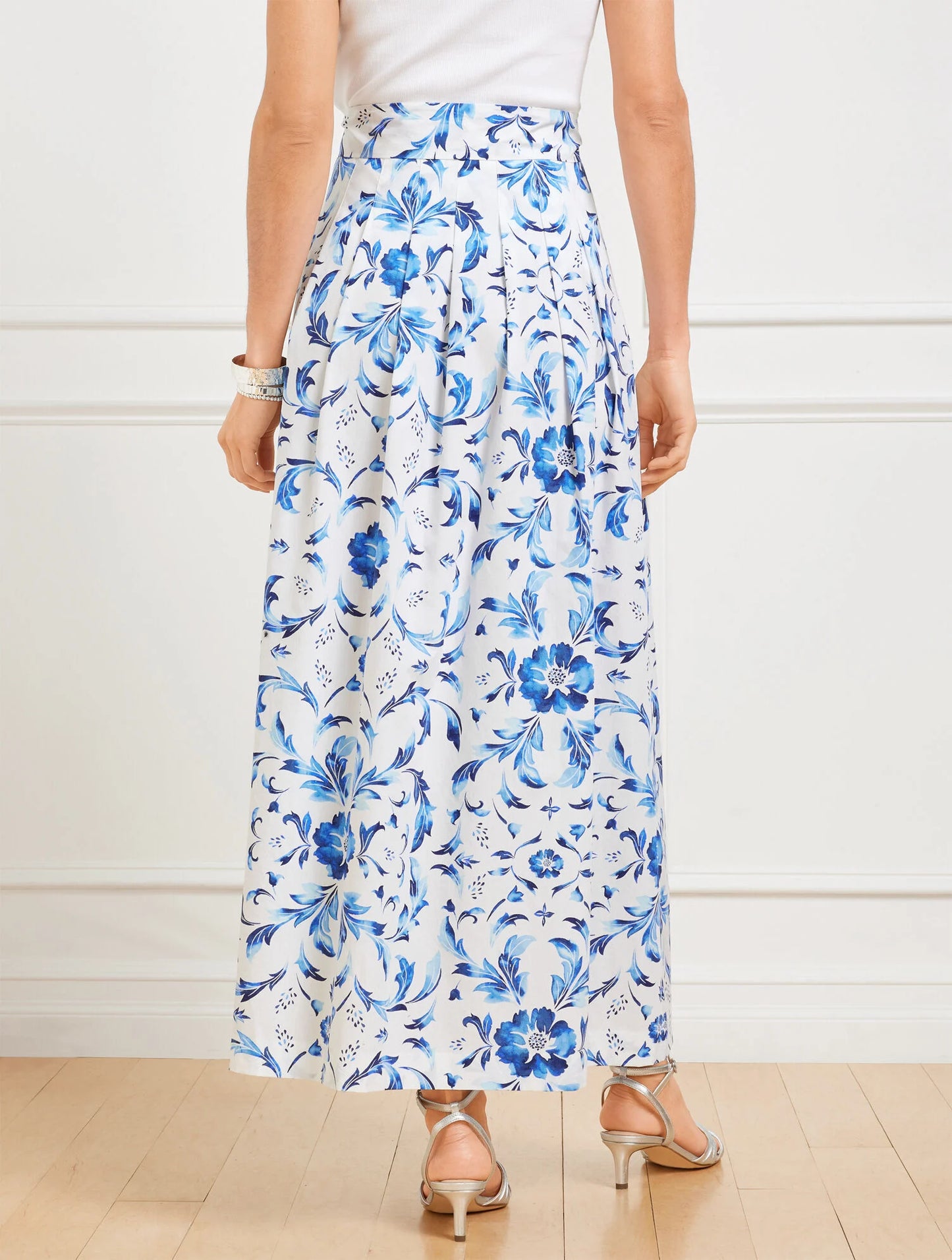 Piper Pleated Patio Skirt - Beautiful Scroll