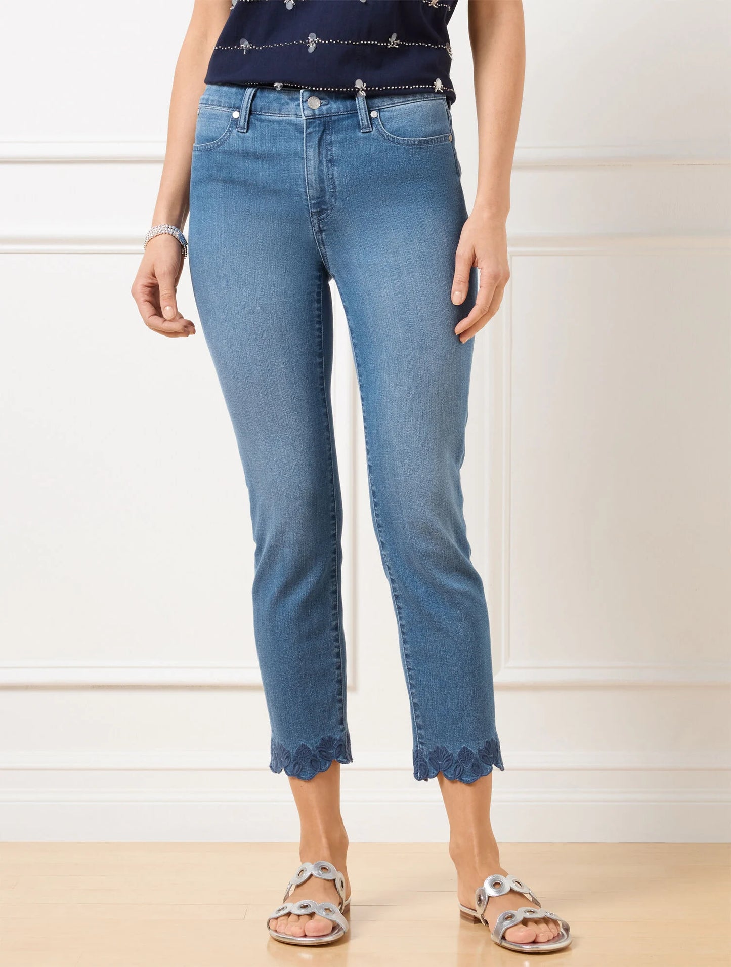 Straight Crop Scallop Hem Jeans - Martina Wash