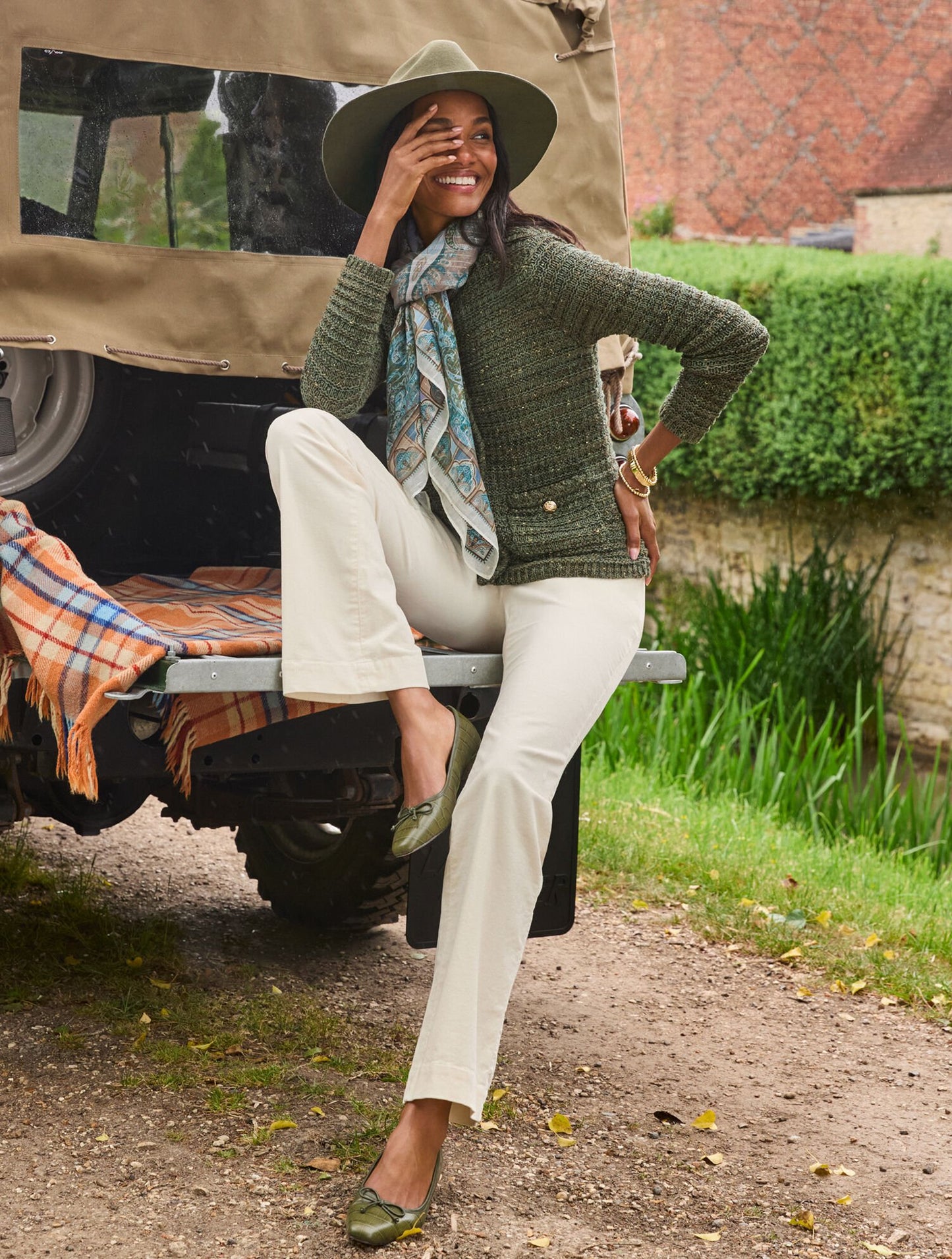 Tuck Stitch Crewneck Cardigan