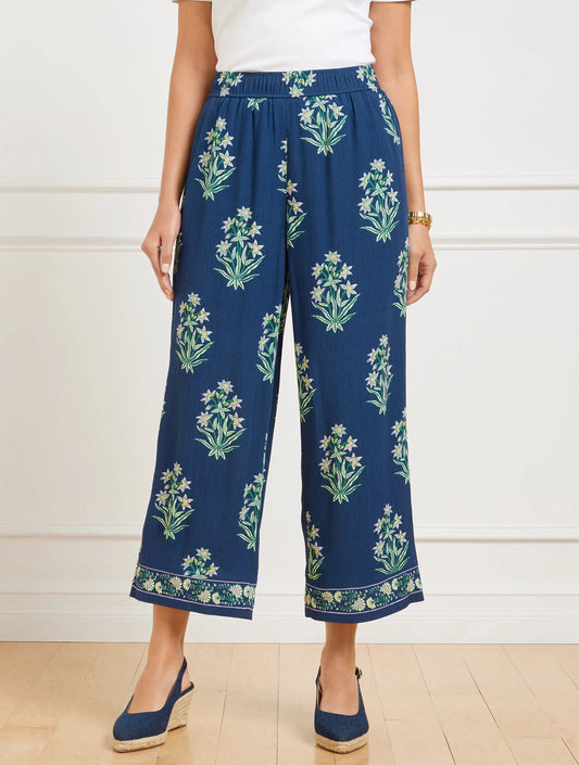 Wide Crop Pull-On Pants - Leafy Floral