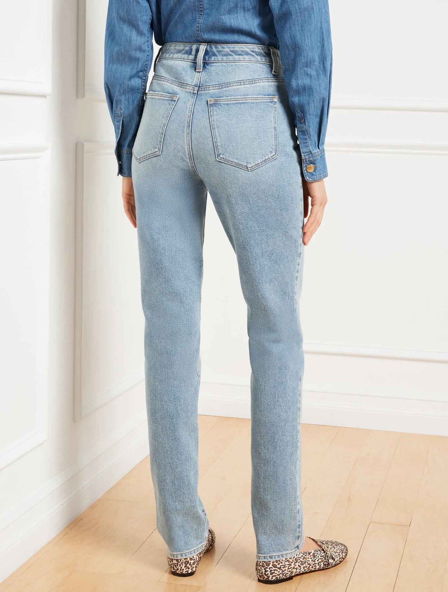 Straight Leg Jeans - Glendale Wash